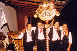 1. Standarte